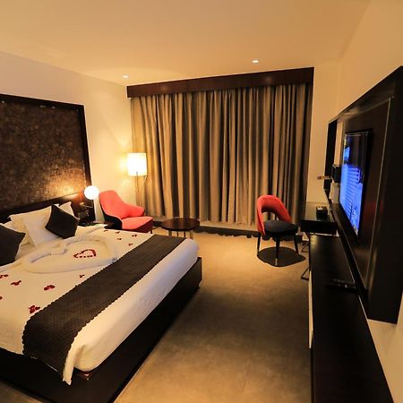 Saugandhika West Gate Hotel Wayanad Eksteriør billede
