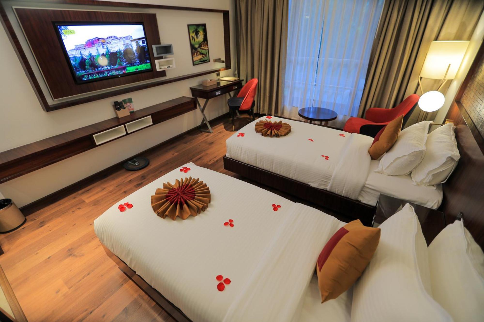 Saugandhika West Gate Hotel Wayanad Eksteriør billede